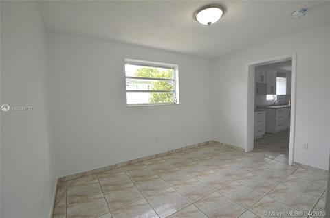 627 E 45th St, Hialeah, FL 33013 photo 9