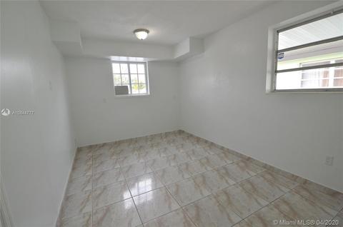 627 E 45th St, Hialeah, FL 33013 photo 5