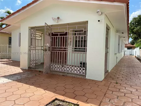 718 E 29th St, Hialeah, FL 33013 photo 2