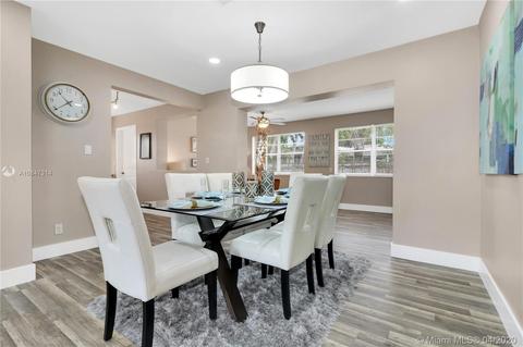 560 SE 3rd Ave, Pompano Beach, FL 33060 photo 14
