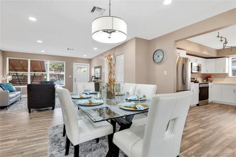 560 SE 3rd Ave, Pompano Beach, FL 33060 photo 4