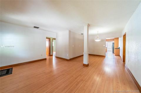 480 E 60th St, Hialeah, FL 33013 photo 4