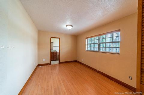 480 E 60th St, Hialeah, FL 33013 photo 12