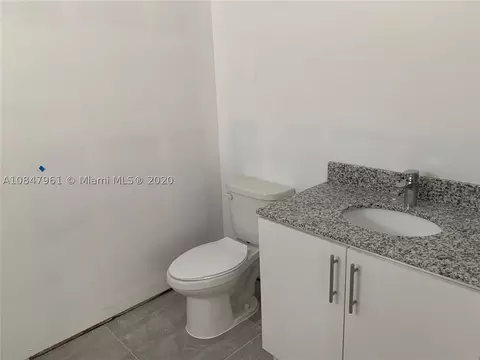 891 E 20th St, Hialeah, FL 33013 photo 10