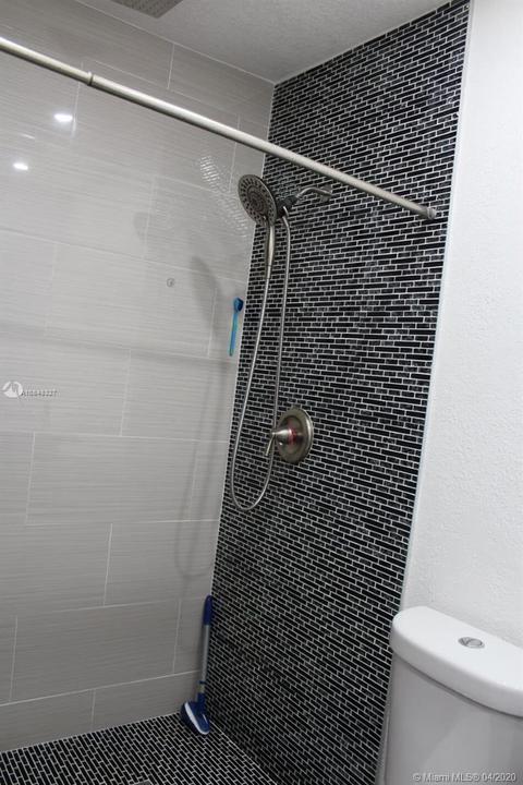 Undisclosed, Hialeah, FL 33014 photo 14