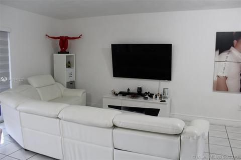Undisclosed, Hialeah, FL 33014 photo 3