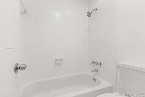 856 W 81st Pl, Hialeah, FL 33014 photo 3