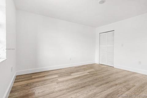 856 W 81st Pl, Hialeah, FL 33014 photo 14