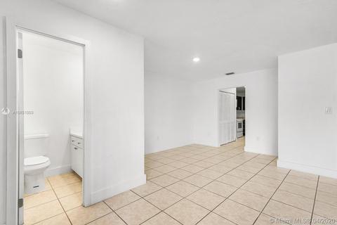 856 W 81st Pl, Hialeah, FL 33014 photo 11