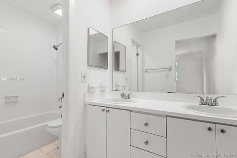 856 W 81st Pl, Hialeah, FL 33014 photo 6