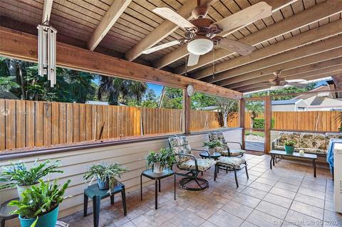 205 SE Villas St, Stuart, FL 34994 photo 9