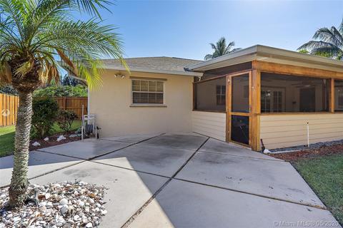 205 SE Villas St, Stuart, FL 34994 photo 8