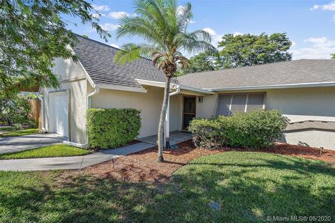 205 SE Villas St, Stuart, FL 34994 photo 2