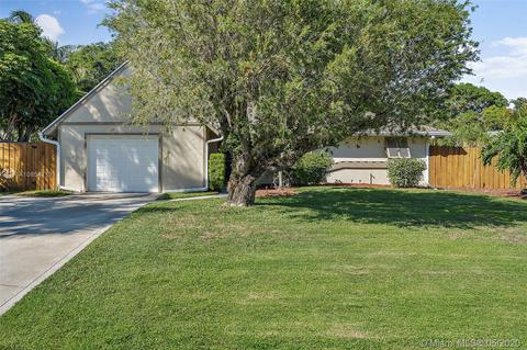 205 SE Villas St, Stuart, FL 34994 photo 6