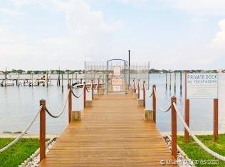 825 Center St #2D, Jupiter, FL 33458 photo 2
