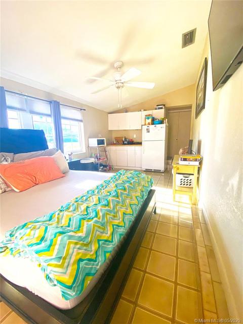 4631 W 8th Ct, Hialeah, FL 33012 photo 39