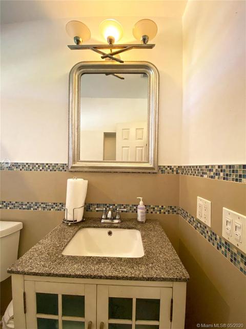 4631 W 8th Ct, Hialeah, FL 33012 photo 11