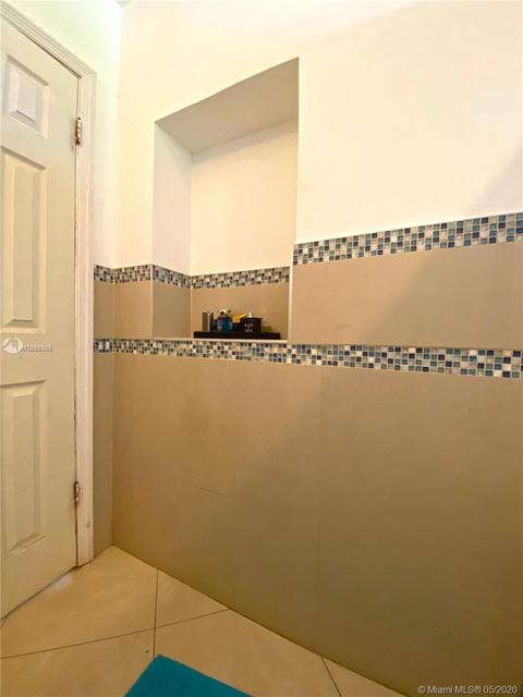 4631 W 8th Ct, Hialeah, FL 33012 photo 10