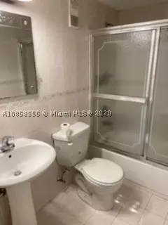 1900 W 68th St #B403, Hialeah, FL 33014 photo 6