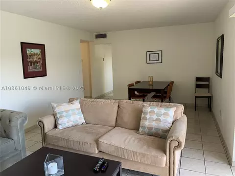 Undisclosed, Miami, FL 33143 photo 12
