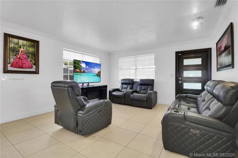 475 E 7th St, Hialeah, FL 33010 photo 4