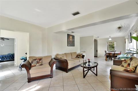 5190 E 9th Ln, Hialeah, FL 33013 photo 6