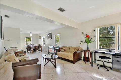 5190 E 9th Ln, Hialeah, FL 33013 photo 5