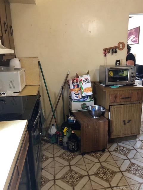420 E 42nd St, Hialeah, FL 33013 photo 4