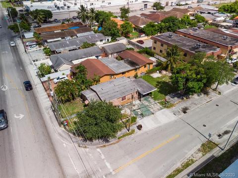 902 SE 8th St, Hialeah, FL 33010 photo 1