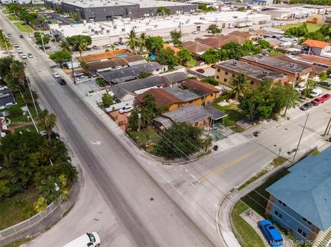 902 SE 8th St, Hialeah, FL 33010 photo 3