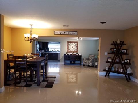 7360 W 14th Ct, Hialeah, FL 33014 photo 4