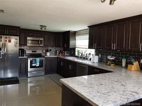 7360 W 14th Ct, Hialeah, FL 33014 photo 6