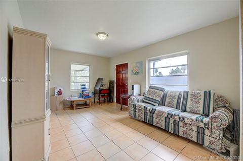 610 SE 8th St, Hialeah, FL 33010 photo 8