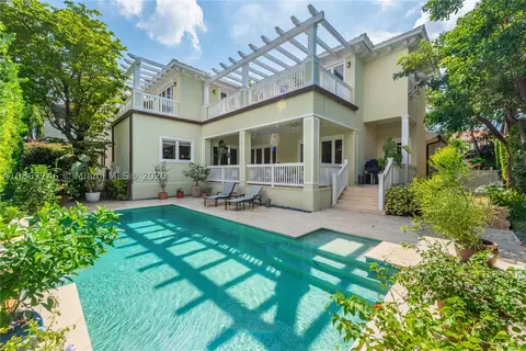 215 Buttonwood Dr, Key Biscayne, FL 33149 photo 1