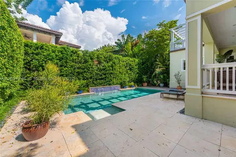 215 Buttonwood Dr, Key Biscayne, FL 33149 photo 5