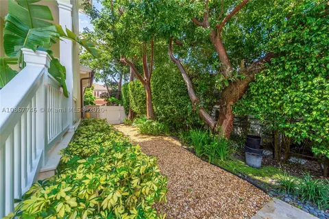 215 Buttonwood Dr, Key Biscayne, FL 33149 photo 11