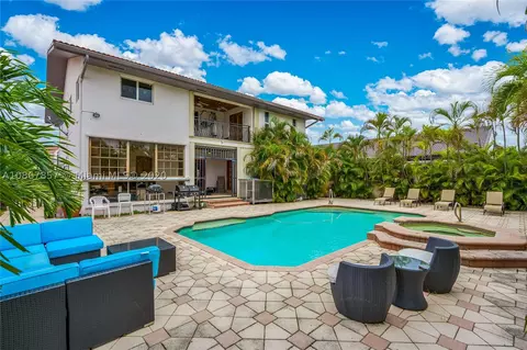5875 W 3rd Ln, Hialeah, FL 33012 photo 36