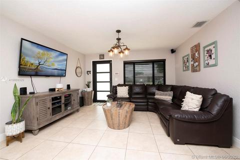 7290 W 14th Ave, Hialeah, FL 33014 photo 6