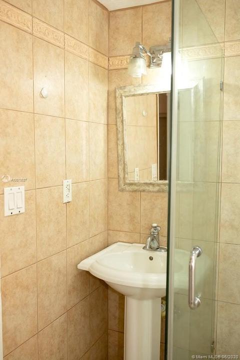 172 Shadow Way, Miami Springs, FL 33166 photo 35