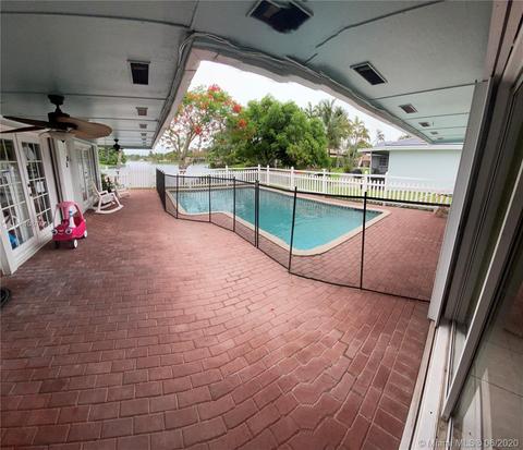 7411 Sabal Dr, Miami Lakes, FL 33014 photo 4