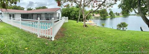 7411 Sabal Dr, Miami Lakes, FL 33014 photo 2