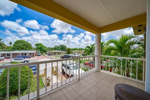 34 E 45th St, Hialeah, FL 33013 photo 2