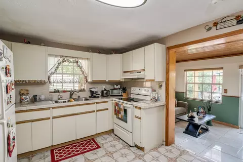 34 E 45th St, Hialeah, FL 33013 photo 20