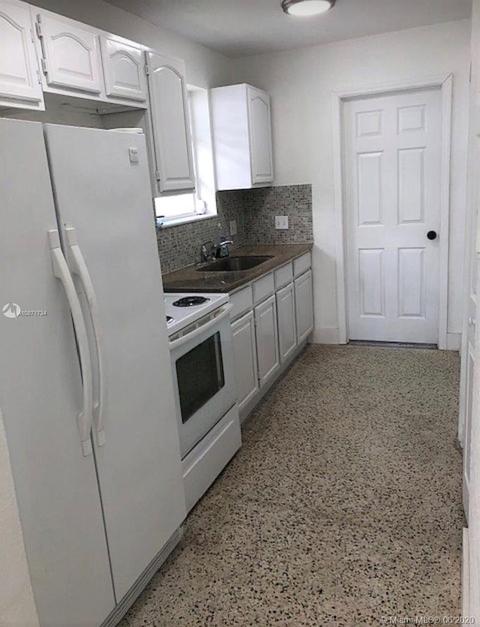 4476 E 9th Ln, Hialeah, FL 33013 photo 2