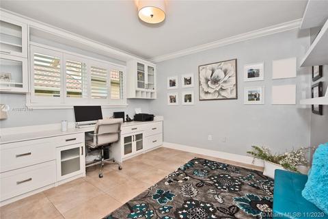 6751 Gleneagle Dr, Miami Lakes, FL 33014 photo 14