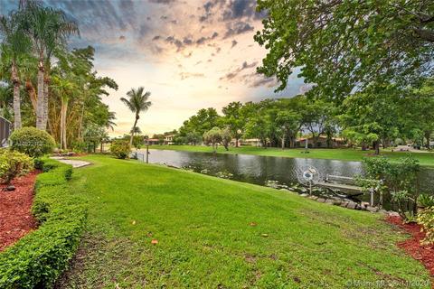 6751 Gleneagle Dr, Miami Lakes, FL 33014 photo 5