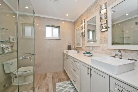 6751 Gleneagle Dr, Miami Lakes, FL 33014 photo 8