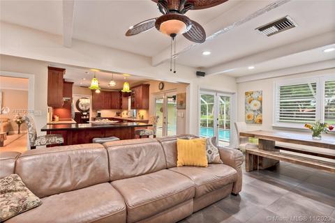 6751 Gleneagle Dr, Miami Lakes, FL 33014 photo 22