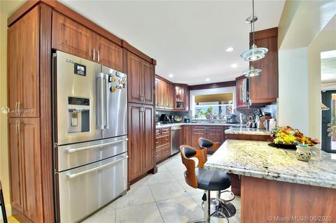 6005 W 8th Ave, Hialeah, FL 33012 photo 9