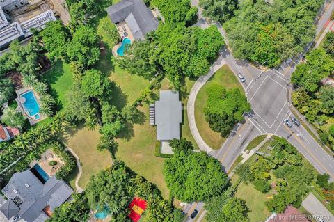 6691 Chapman Field Dr, Pinecrest, FL 33156 photo 2